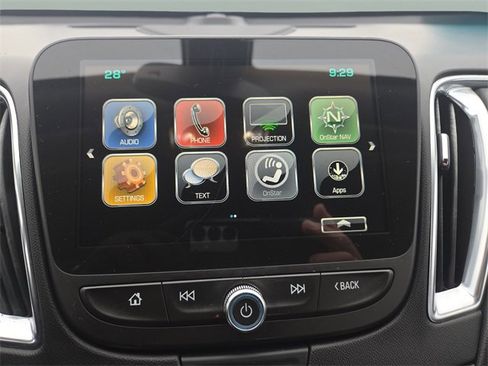 Used 2018 Chevrolet Malibu LT w/ Leather Package image 28