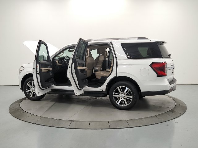 Used 2024 Ford Expedition Limited RWD image 12