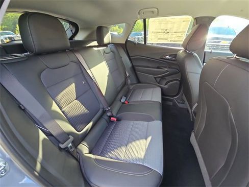 New 2025 Chevrolet Trax LT w/ Driver Confidence Package image 28