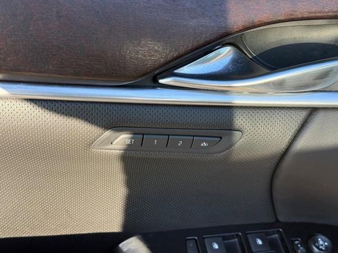 Used 2019 Cadillac XTS Luxury image 18