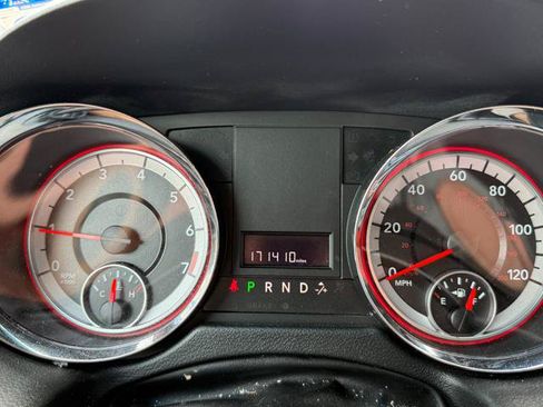 Used 2016 Dodge Grand Caravan SXT FWD image 11
