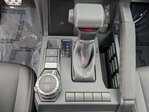 Used 2025 Toyota Tacoma TRD Sport w/ TRD Sport Upgrade Package image 25