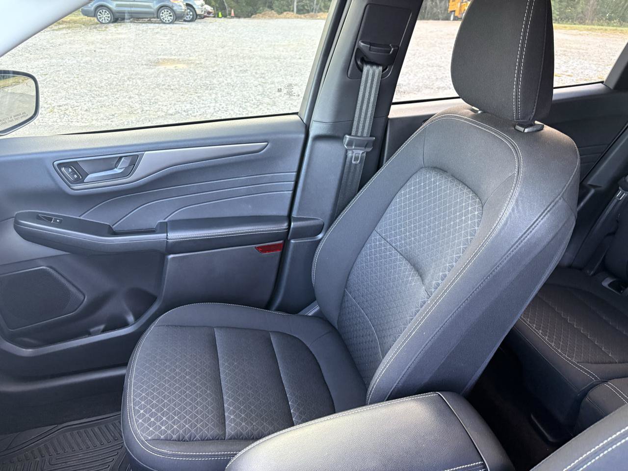 Used 2025 Ford Escape Active w/ Cold Weather Package AWD/4WD image 19
