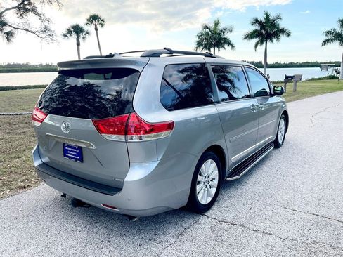 Used 2013 Toyota Sienna Limited image 23