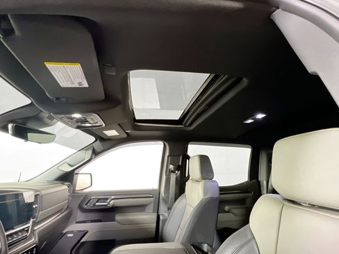 Used 2025 Chevrolet Silverado 1500 ZR2 w/ Technology Package image 23