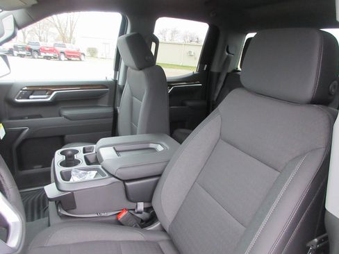 New 2026 GMC Sierra 1500 Elevation image 13