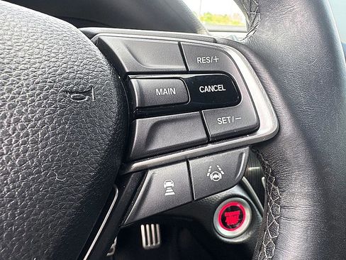 Used 2018 Honda Accord Sport image 18