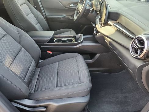 Certified 2025 Chevrolet Equinox LT w/ Safety and Technology Package FWD image 14