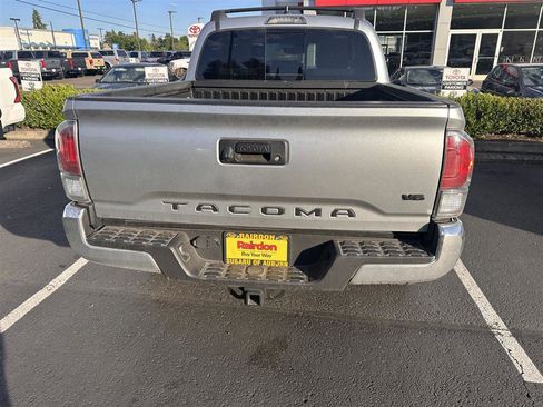 Used 2023 Toyota Tacoma TRD Off-Road w/ Black Out Package (TMS) AWD/4WD image 3