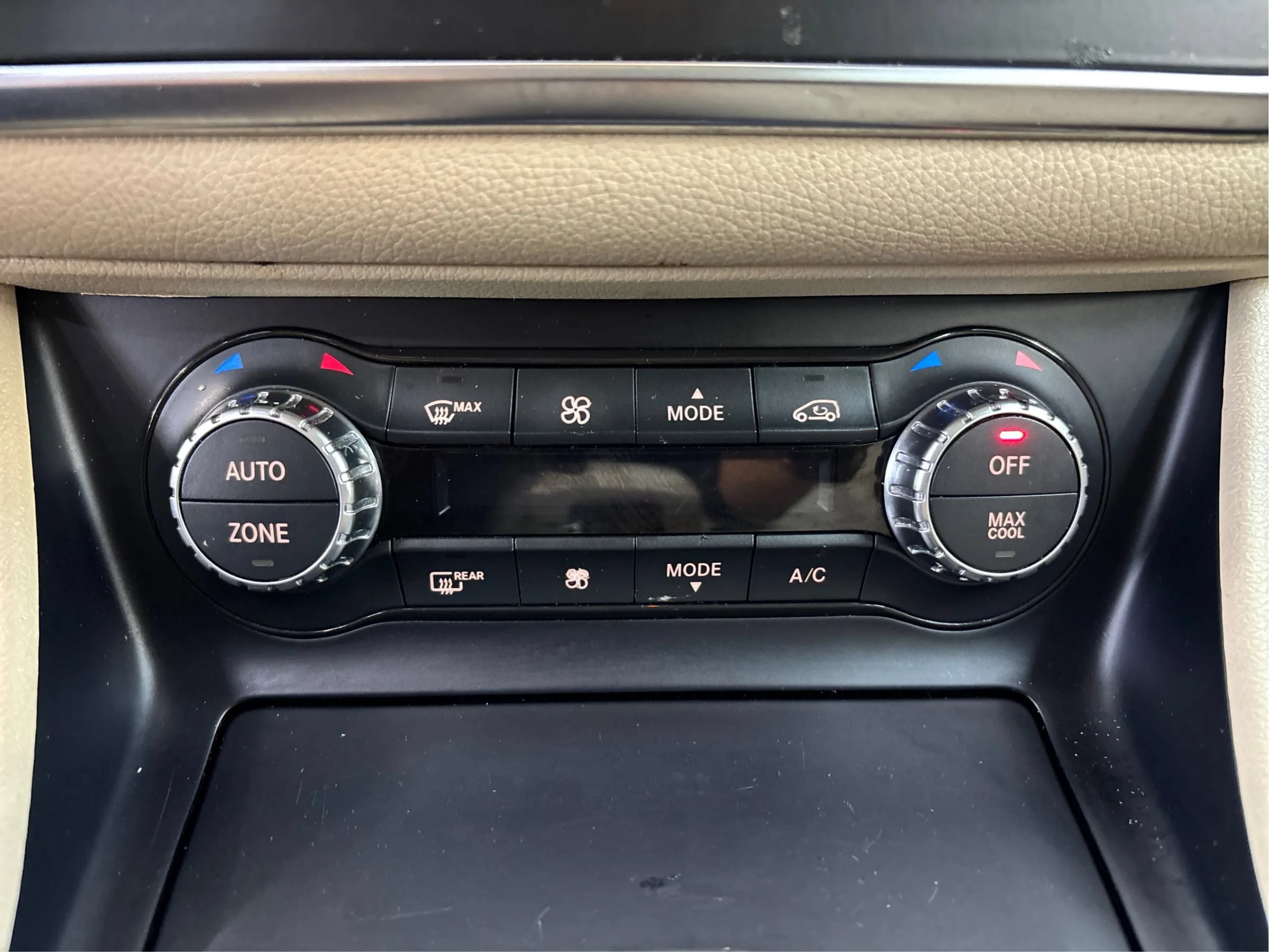 Used 2015 Mercedes-Benz GLA 250 4MATIC image 33