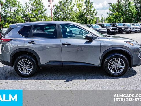 Used 2024 Nissan Rogue S AWD/4WD image 9