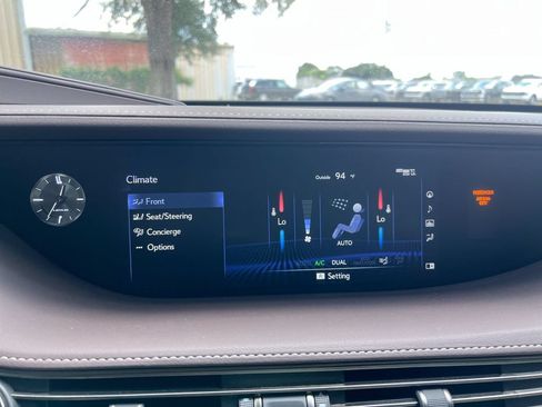 Used 2019 Lexus LS 500 w/ Accessory Package (Z2) RWD image 17