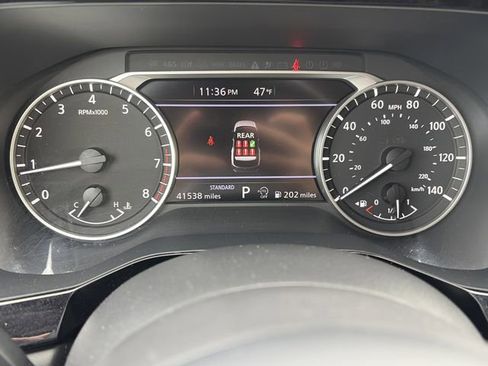 Used 2024 Nissan Pathfinder SV image 18