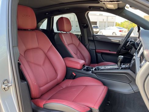 Used 2026 Porsche Macan GTS AWD/4WD image 25