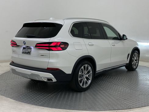 New 2026 BMW X5 xDrive50e w/ Climate Comfort Package image 8