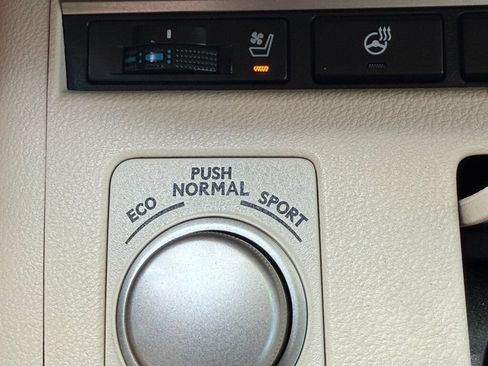 Used 2014 Lexus ES 350 w/ Ultra Luxury Package FWD image 34