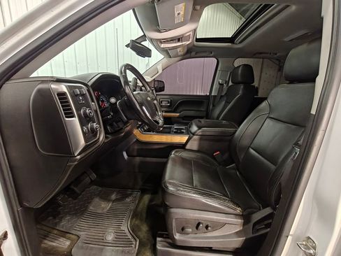 Used 2017 Chevrolet Silverado 1500 LTZ w/ Sport Package AWD/4WD image 31