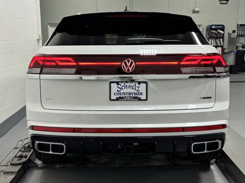 New 2026 Volkswagen Atlas Cross Sport SEL Premium R-Line AWD/4WD image 28