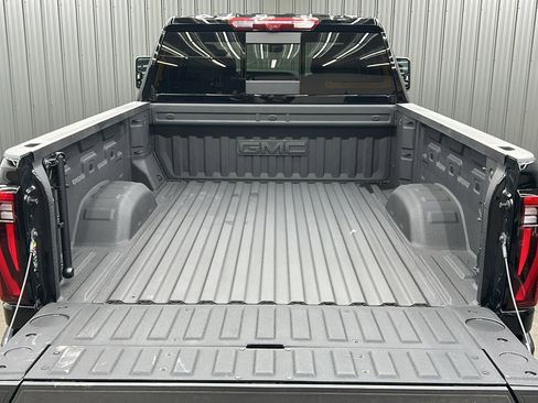 Used 2025 GMC Sierra 3500 Denali image 17