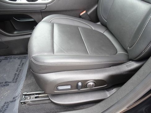 Used 2023 GMC Acadia SLT w/ Technology Package image 10