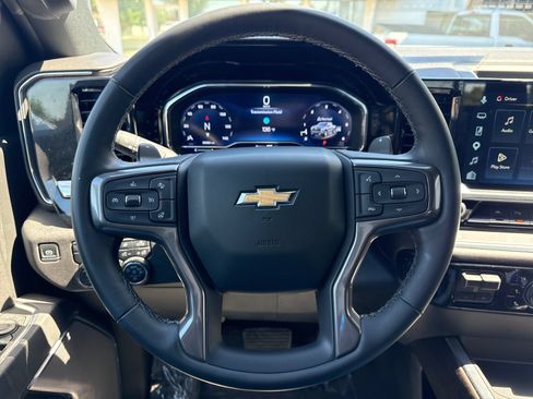 Used 2025 Chevrolet Silverado 1500 High Country AWD/4WD image 14