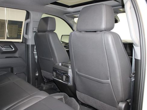 Used 2025 Chevrolet Silverado 1500 LTZ w/ LTZ Premium Package AWD/4WD image 32