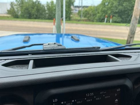 Used 2022 Jeep Wrangler Unlimited Sport AWD/4WD image 25