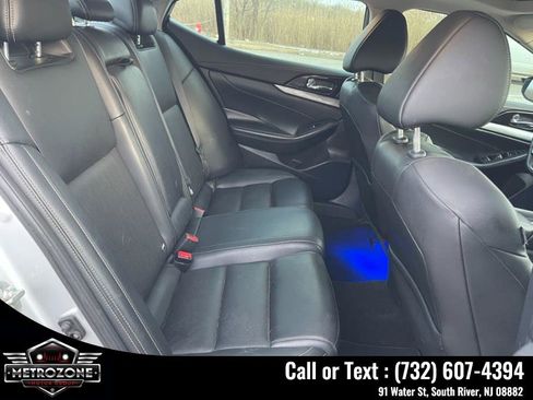 Used 2017 Nissan Maxima 3.5 SL FWD image 19