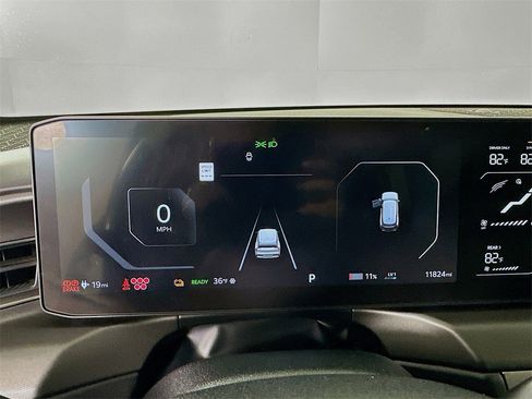 Used 2024 Kia EV9 Light image 12