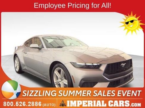 Used 2026 Ford Mustang Premium RWD image 1