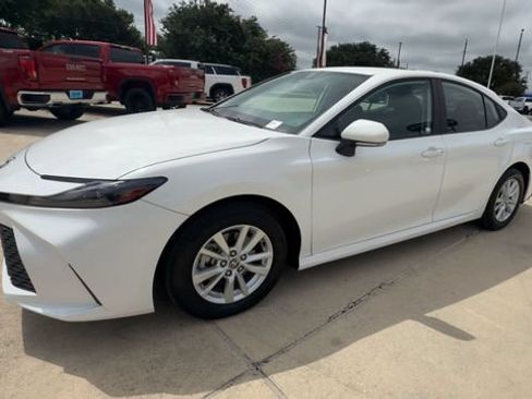 Used 2026 Toyota Camry LE FWD image 4