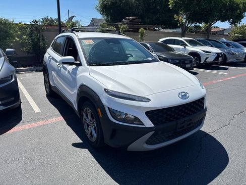Certified 2022 Hyundai Kona SEL AWD/4WD image 4