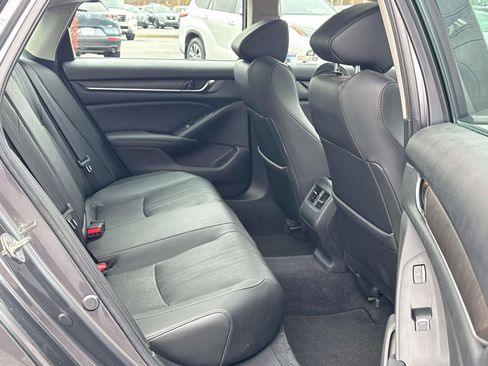 Used 2020 Honda Accord Touring image 25