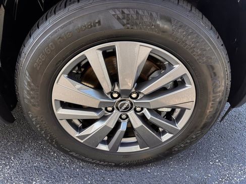 Used 2025 Nissan Pathfinder SV AWD/4WD image 15