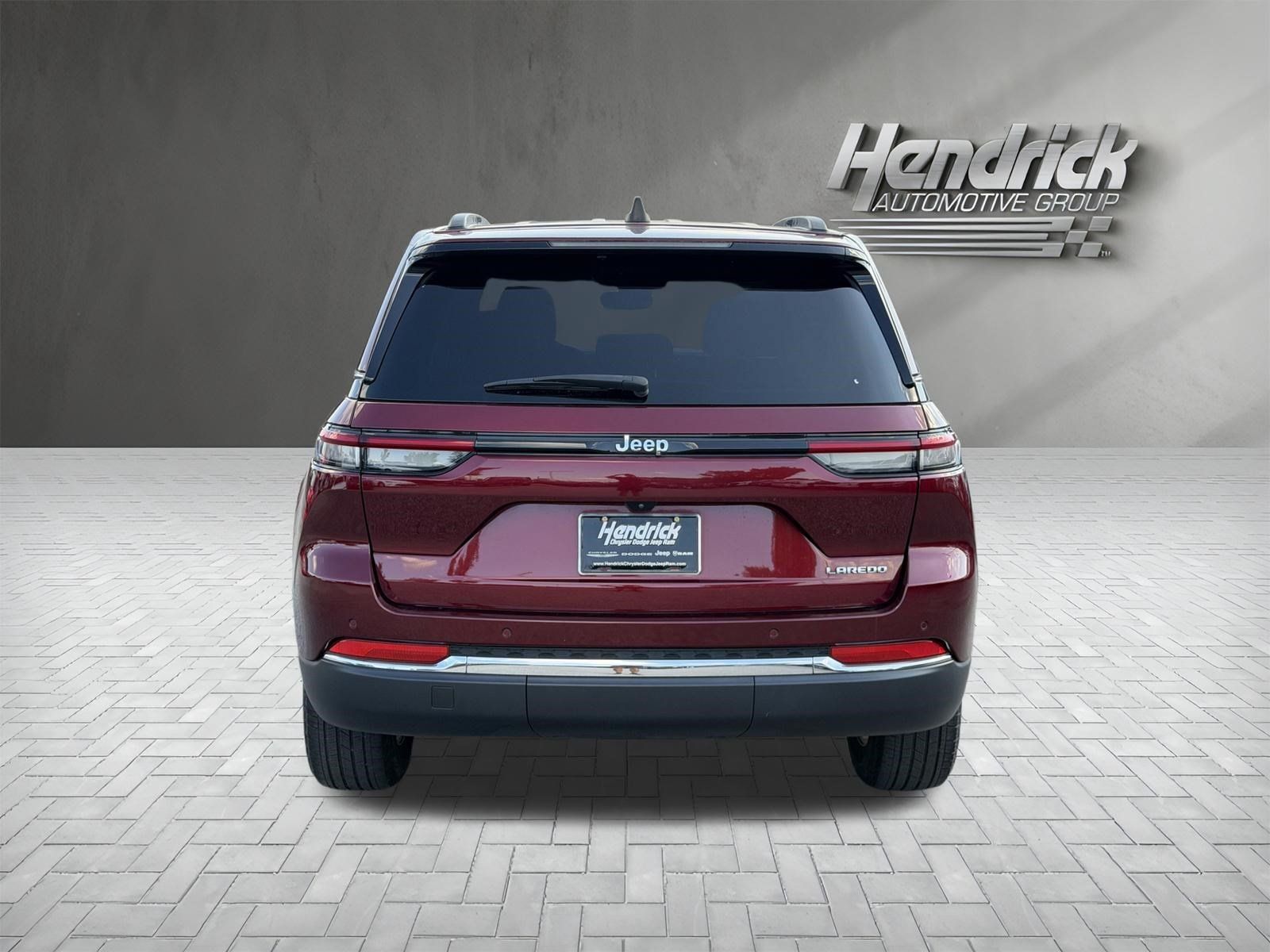 Used 2023 Jeep Grand Cherokee Laredo w/ Trailer Tow Prep Group (B) RWD image 9
