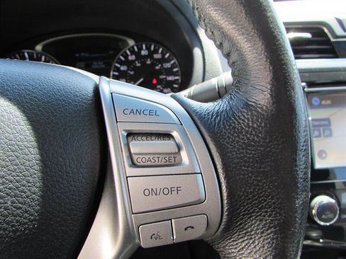 Used 2013 Nissan Altima 2.5 SL w/ Technology Pkg FWD image 14