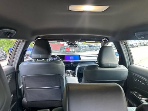 Certified 2025 Toyota Crown Signia AWD/4WD image 16