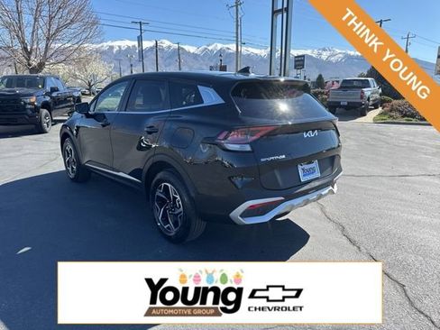 Used 2025 Kia Sportage LX image 5