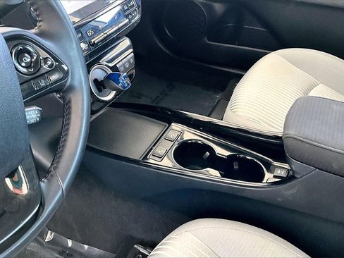 Certified 2020 Toyota Prius Prime LE image 18