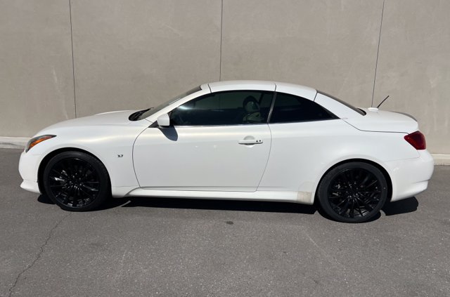 Used 2014 INFINITI Q60 Convertible w/ Premium Package RWD image 4