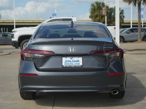 Used 2025 Honda Civic Sport image 5