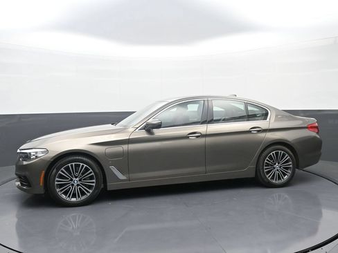Used 2018 BMW 530e xDrive AWD/4WD image 4