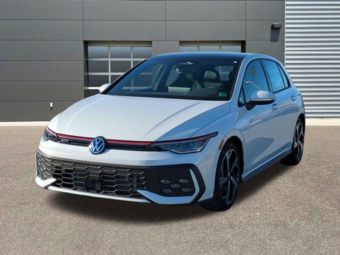 New 2026 Volkswagen Golf SE image 3