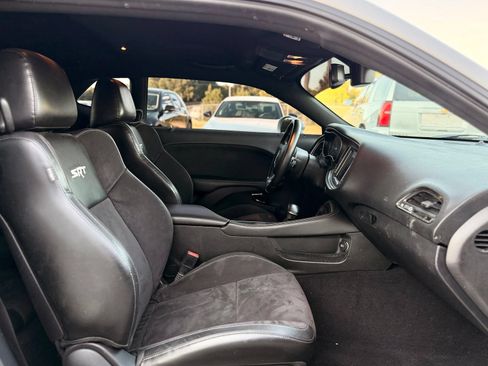 Used 2020 Dodge Challenger SRT Hellcat w/ Plus Package RWD image 35