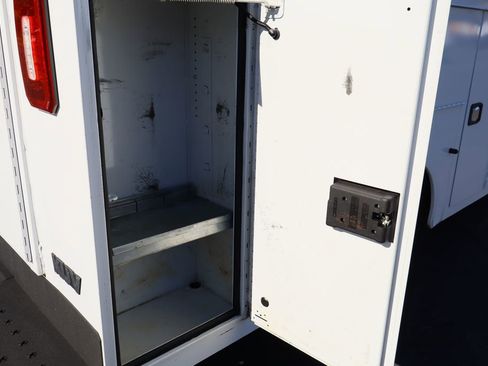 Used 2023 GMC Savana 3500 w/ Power Convenience Package image 25