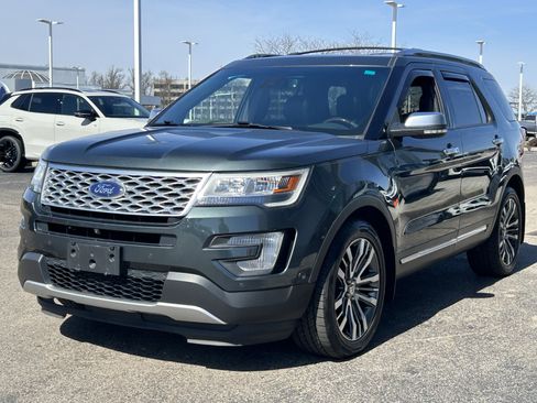 Used 2016 Ford Explorer Platinum image 3