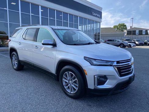 Used 2022 Chevrolet Traverse LT w/ LPO, Floor Liner Package image 8