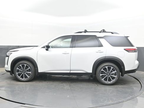New 2026 Nissan Pathfinder Platinum AWD/4WD image 5