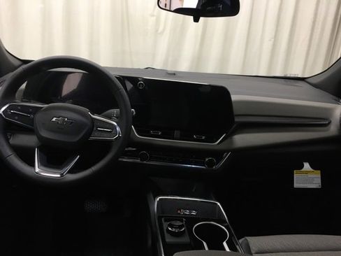 New 2026 Chevrolet Equinox LT w/ Convenience Package II image 18