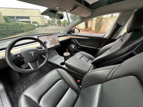 Used 2021 Tesla Model 3 Standard Range Plus image 8